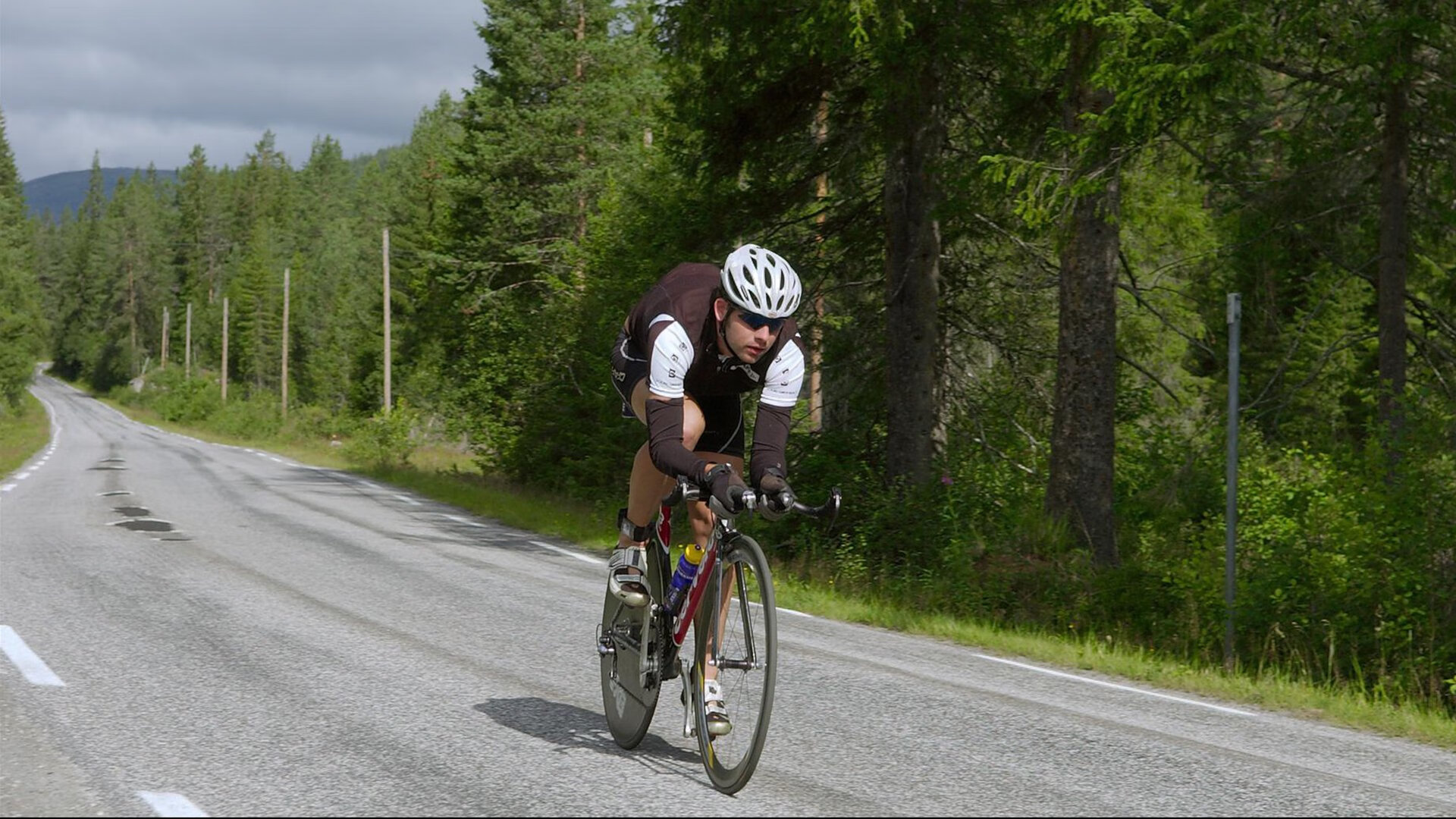 当利拉德用三分箭为悬念送葬，锡安却在用身体叩问另一种可能
