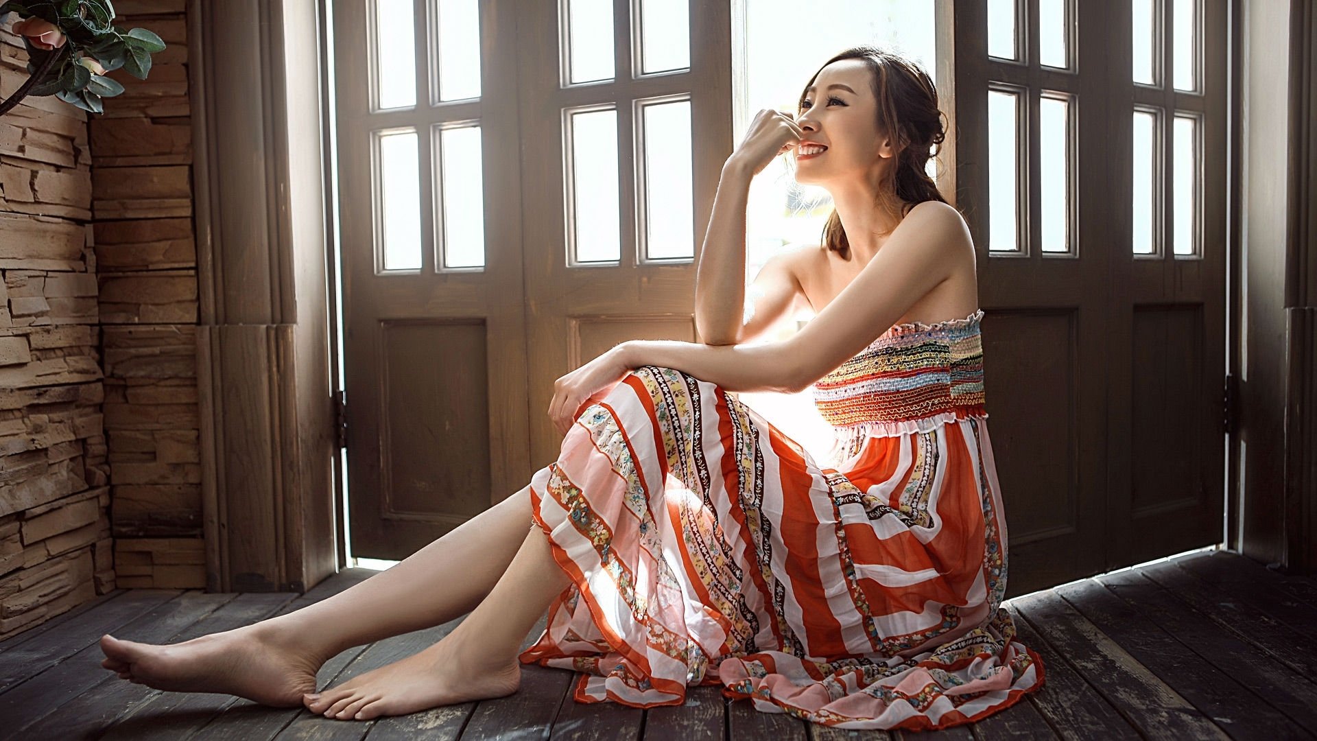 爱游戏官方入口-一束光与一道影，足球现代性的双面寓言